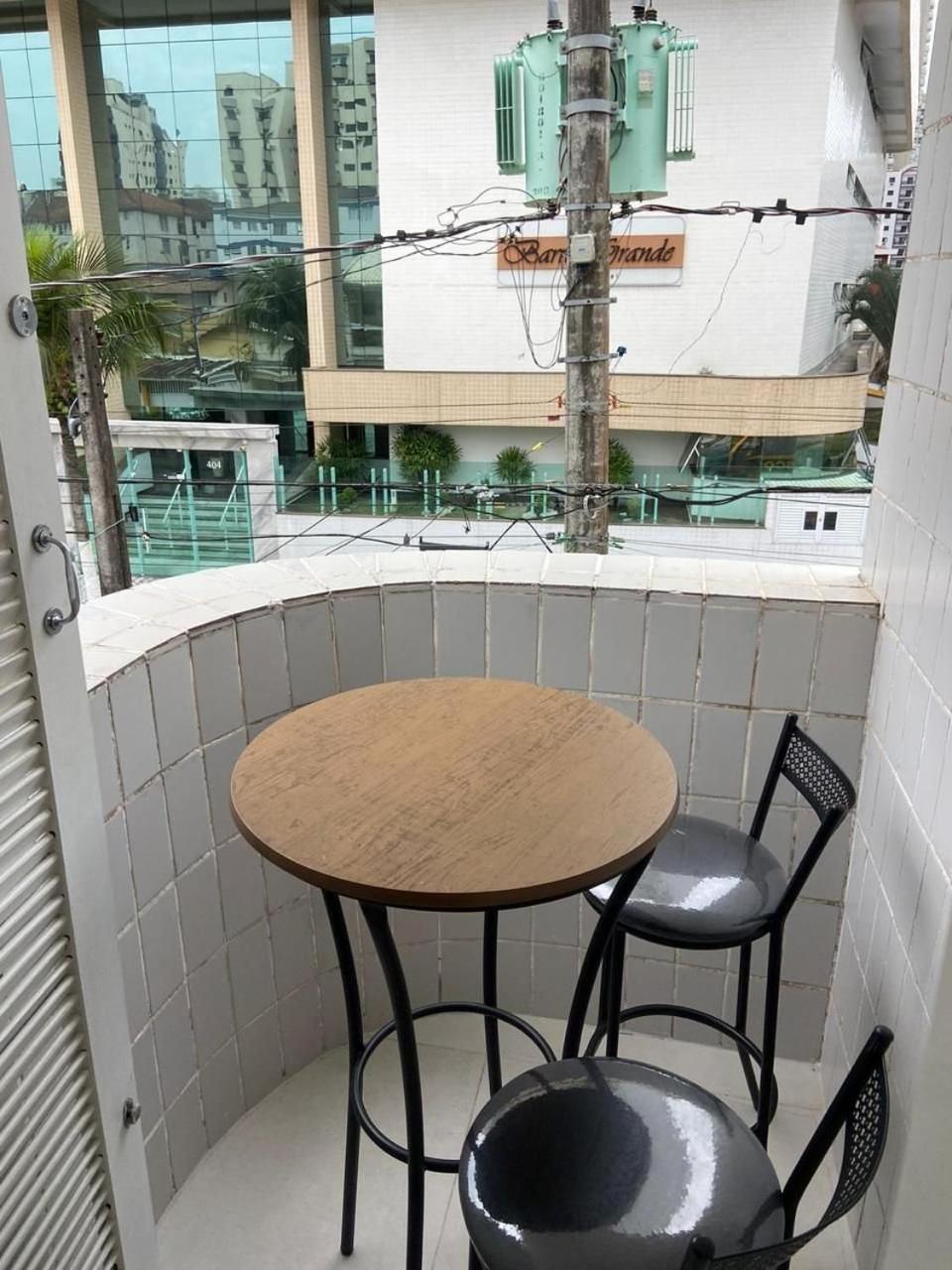 Canto Forte- Suite C/Varanda - Ate 5 Hospedes- Garagem - Wi Fi E 200 Metros Da Praia, 50 Metros Da Av Gastronomica Da Pg Praia Grande (Santos) Exterior photo